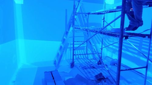 Dernières solutions de l'entreprise Le projecteur 3D rend l'espace immersif aux Émirats arabes unis par 5 ensembles de projecteurs font une projection immersive.