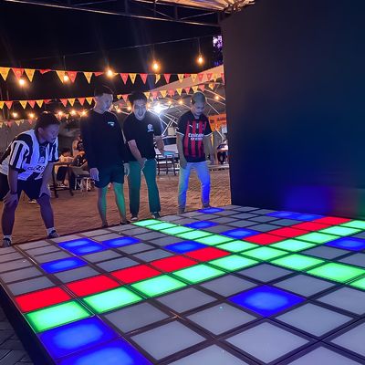 Bon prix Nouveau jeu actif interactif Rgb Led Floor Game Led Dance Floor Interactive Game en ligne