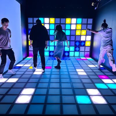 Bon prix Salle de jeux de plancher actif Super Grid 30x30cm Interactif Led Gaming Light Tiles en ligne
