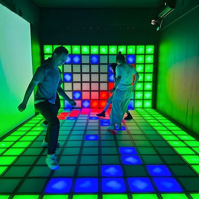 Bon prix Des carreaux de sol interactifs à LED Grille de saut pour le parc d'attractions en ligne