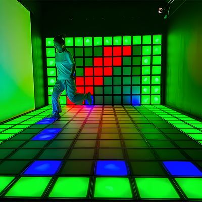 Bon prix Fournitures d'usine 30x30cm câblé Interactif RGB Activation Jeu LED Parquet de danse en ligne