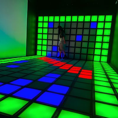 Bon prix Panneaux RGB à l'infini Interactif 3D Interactif LED Plancher Jeu RGB Plancher de danse en ligne