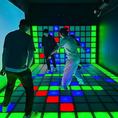 Bon prix Lumière de jeu à LED Grid Intérieur Led Touch Playing Floor Megagrid Jeu interactif Activate Jeux Système en ligne