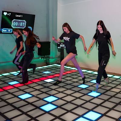 Bon prix Vente à chaud Club de nuit 30x30cm Interactif Lumière Led Plancher Interactif Led Plancher de danse Enfant Activer des jeux pour salle de danse en ligne