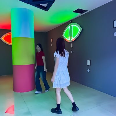 Bon prix Interactif Cacher Poussez la lumière Activer le jeu LED Vert Rouge Équipe de travail Salle de jeux Evil Eye en ligne