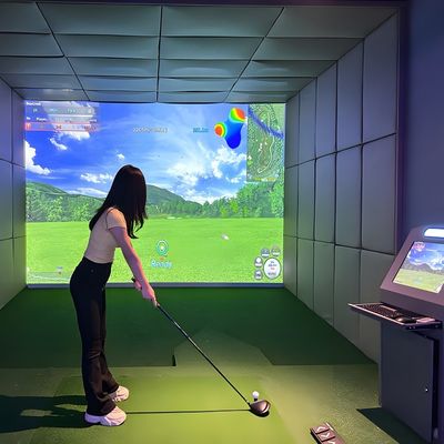 Bon prix Simulateur de golf direct d'usine Simulateur de golf familial intérieur Écran de golf interactif en ligne
