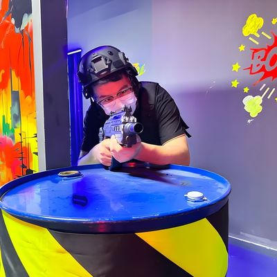 Bon prix Les machines de jeu à pistolet laser à détection intelligente avec système sans fil multijoueur de combat à gilet en ligne