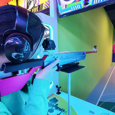 Bon prix Simulateur de jeu de tir au laser rouge Machine de jeu de tir en intérieur Machine de jeu de tir immersive pour adultes en ligne