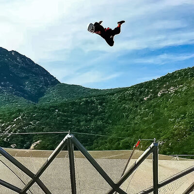Qualité Tunnel à vent vertical de divertissement pour parachutisme intérieur et extérieur avec une capacité maximale de 100 à 500 kg pour plusieurs personnes usine