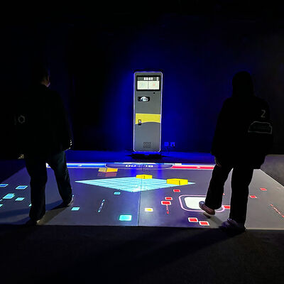 Bon prix Projecteur mobile interactif au sol de 5000 lumens avec plus de 40 jeux et système tout-en-un en ligne