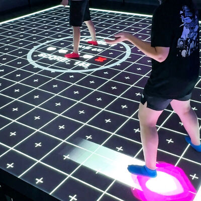 Bon prix Multijoueur Team Battle Aurora Motion avec 8 jeux Mode Arcade et écran grand écran de 86 pouces en ligne