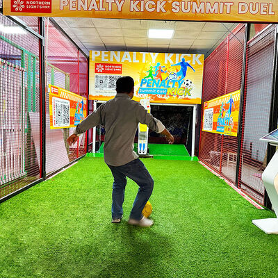 Qualité Machine de défi de pénalités de football interactive avec gardien de but intelligent et système de suivi à grande vitesse pour 1 à 4 joueurs usine