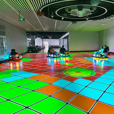 Bon prix Système de kart à projection interactive avec batterie 36V, 8 jeux intégrés et exigences d'espace personnalisées pour les parcs d'attractions intérieurs en ligne