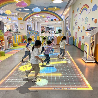 Bon prix 4100 Lumens Projecteur mobile interactif au sol avec détection radar et roues pour parcs d'attractions commerciaux intérieurs en ligne
