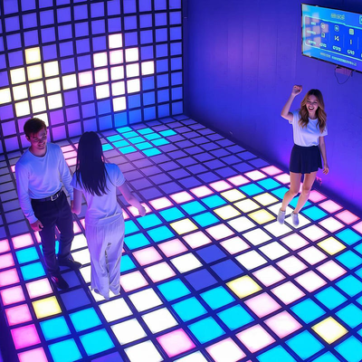 Qualité Sol LED interactif avec plus de 280 niveaux de jeu et couleur RVB pour des agencements modulaires de 100 à 900 dalles dans les salles d'arcade commerciales Usine