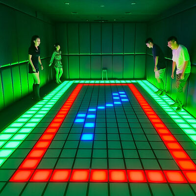Bon prix Garantie 2 ans Sol interactif à LED avec plus de 280 niveaux de jeu et une disposition modulaire de 100 à 900 pièces pour sol de jeu à LED en ligne