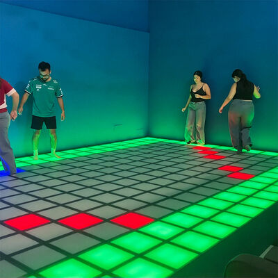 Bon prix Sol LED interactif avec plus de 280 niveaux de jeu et LED RVB, Sol de jeu LED modulaire de 100 à 900 dalles pour zones de fans F1 et événements spéciaux en ligne